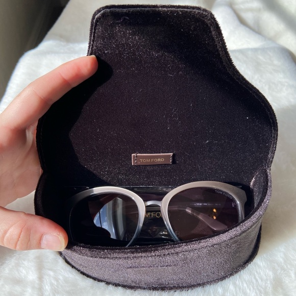 Tom Ford Sunglasses - Picture 12 of 12